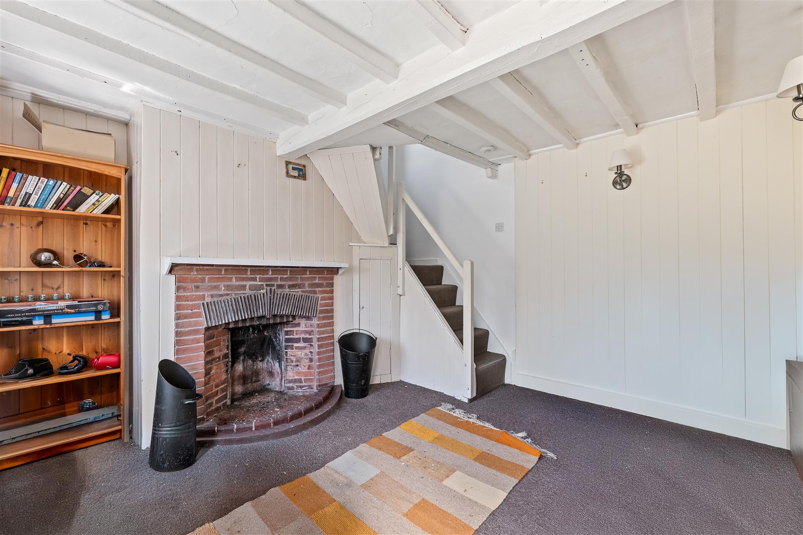 Main Street, Upton, Newark